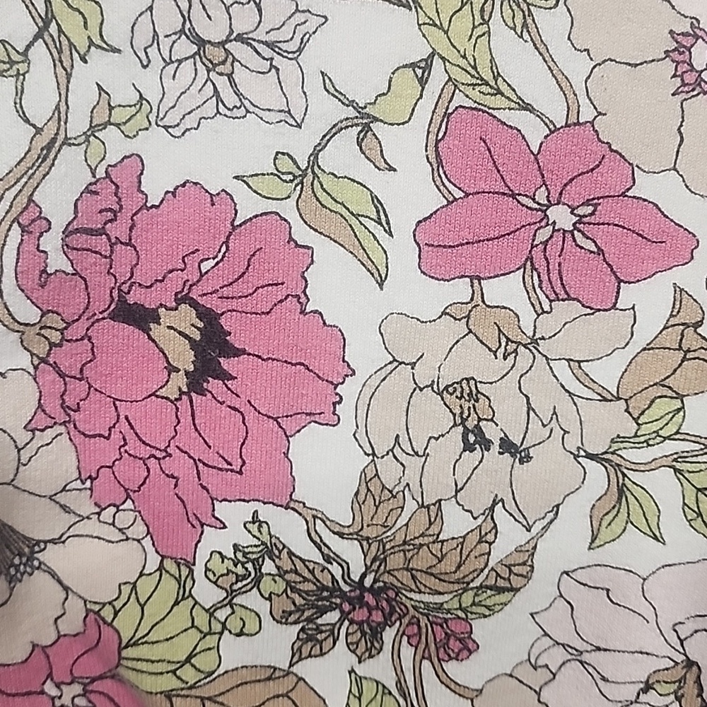 Talbots feminine flower beautiful soft pink/ whit/cream lightweight, sweater. - Picture 2 of 6